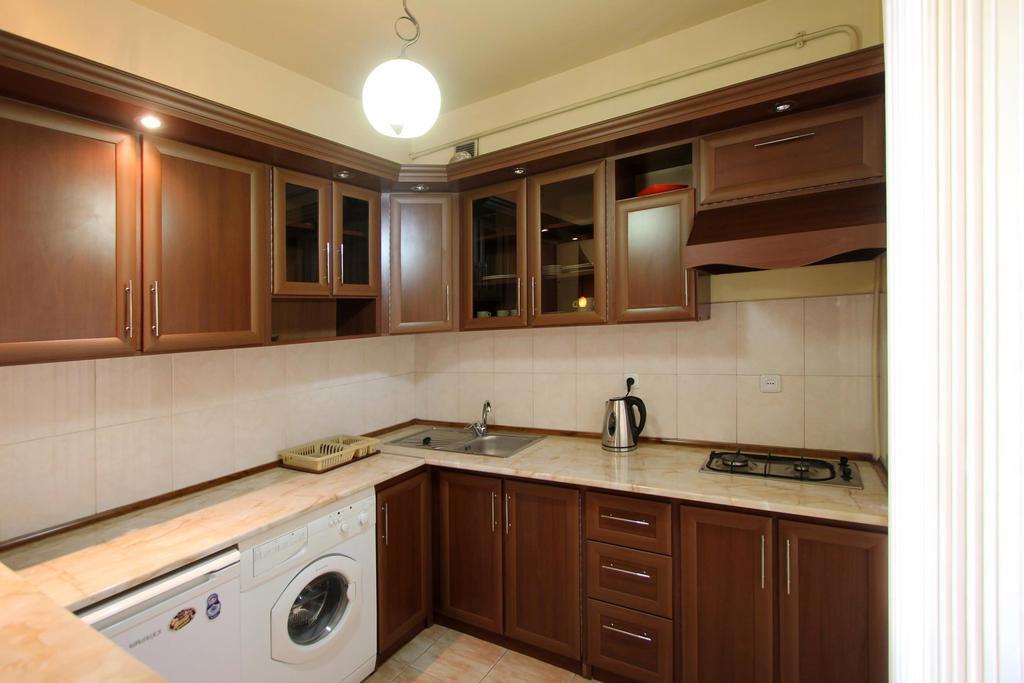 יירבאן Studio With Balcony On Sayat Nova Avenue מראה חיצוני תמונה